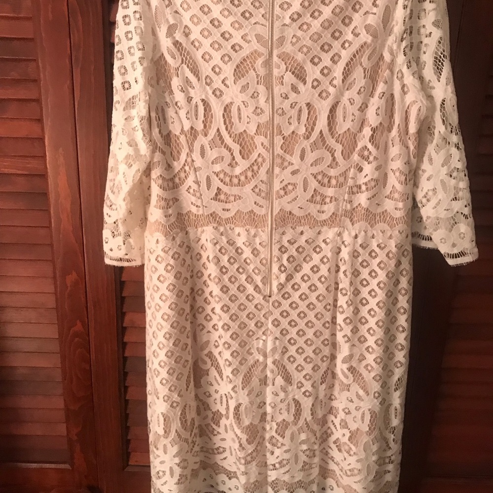 Gabby Skye White Lace Dress - Picture 3 of 4